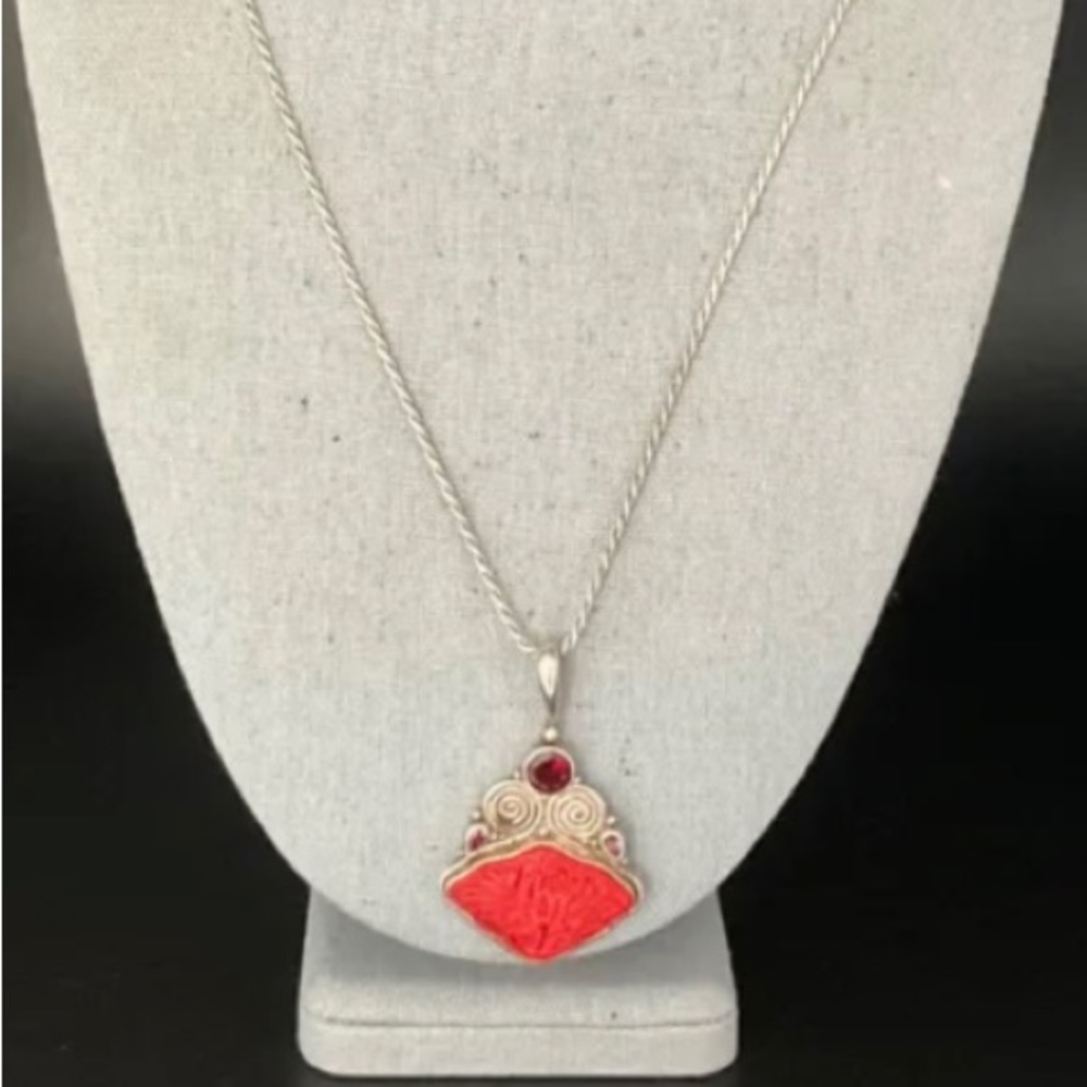 SALE🎉SAJEN 925 STERLING SILVER CARVED FLORAL  CINNABAR GARNET NECKLACE.